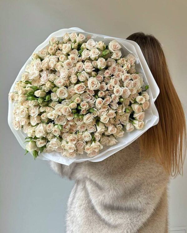 49 бежевых кустовых роз 49 бежевых кустовых роз