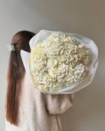 Букет из 11 белых гортензий